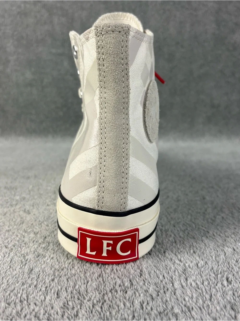 Size US 10.5 UK 9.5 Liverpool F.C. x Converse Chuck 70 High Anfield Stadium - Picture 16 of 16